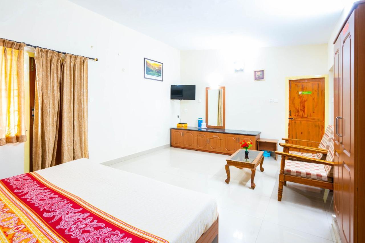 Hotel Tamilnadu - Ooty 1 Buitenkant foto